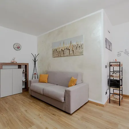 Nel Cuore Della Reggia X4 E Parking Apartman