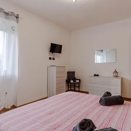 Apartman Nel Cuore Della Reggia X4 E Parking