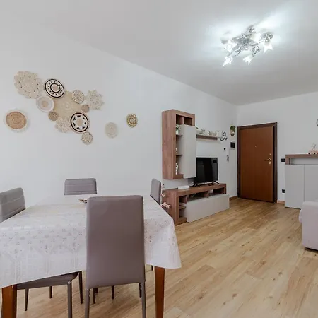 Nel Cuore Della Reggia X4 E Parking Apartman